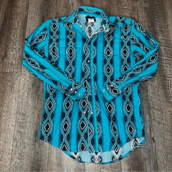 Vintage 90s Men Small Wrangler Western Pearl Snap Long Sleeved Shirt Blue Aztec - Picture 1 of 5